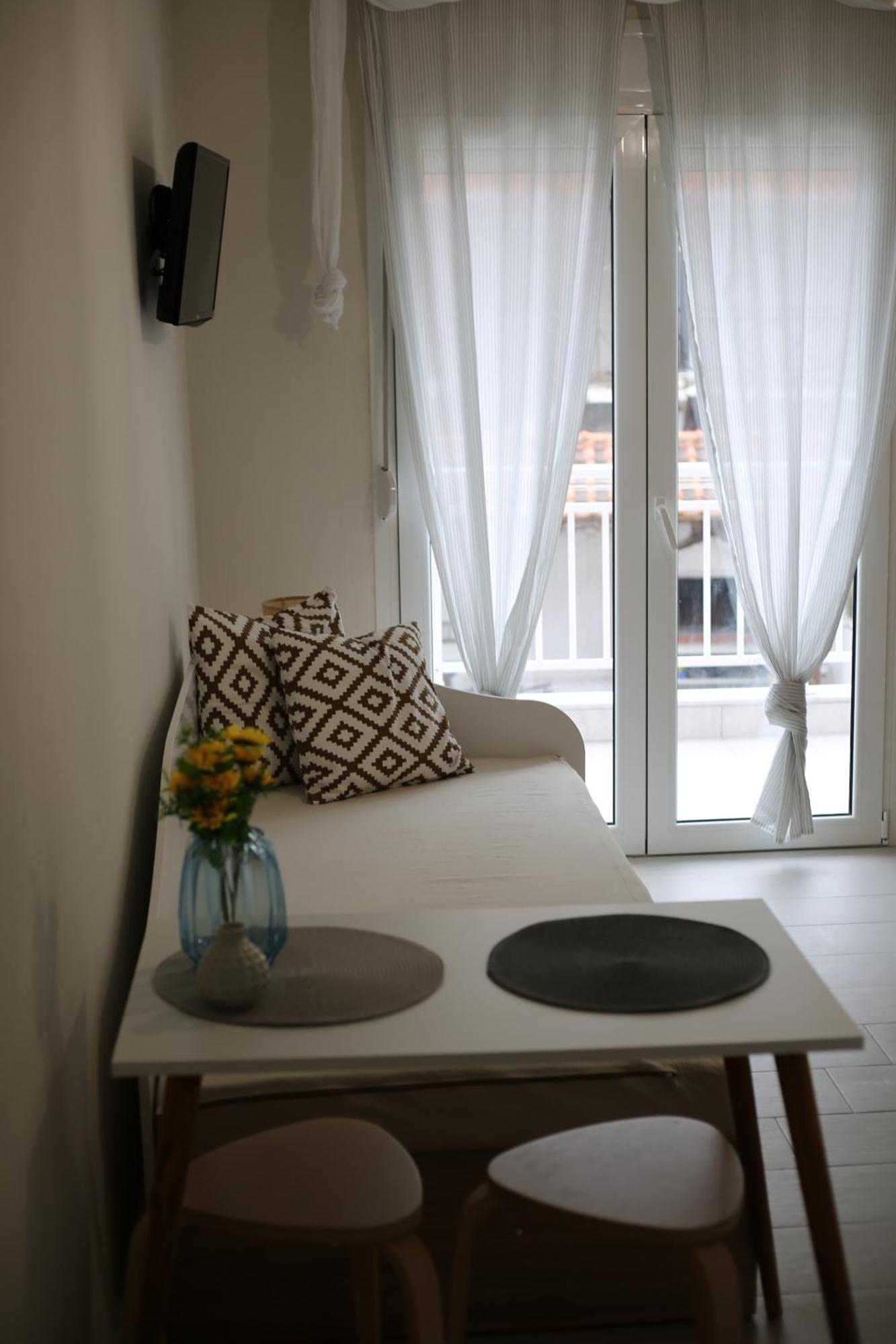 Our Home-Fully Renovated Apartments And Studios By The Sea نيكيتي المظهر الخارجي الصورة