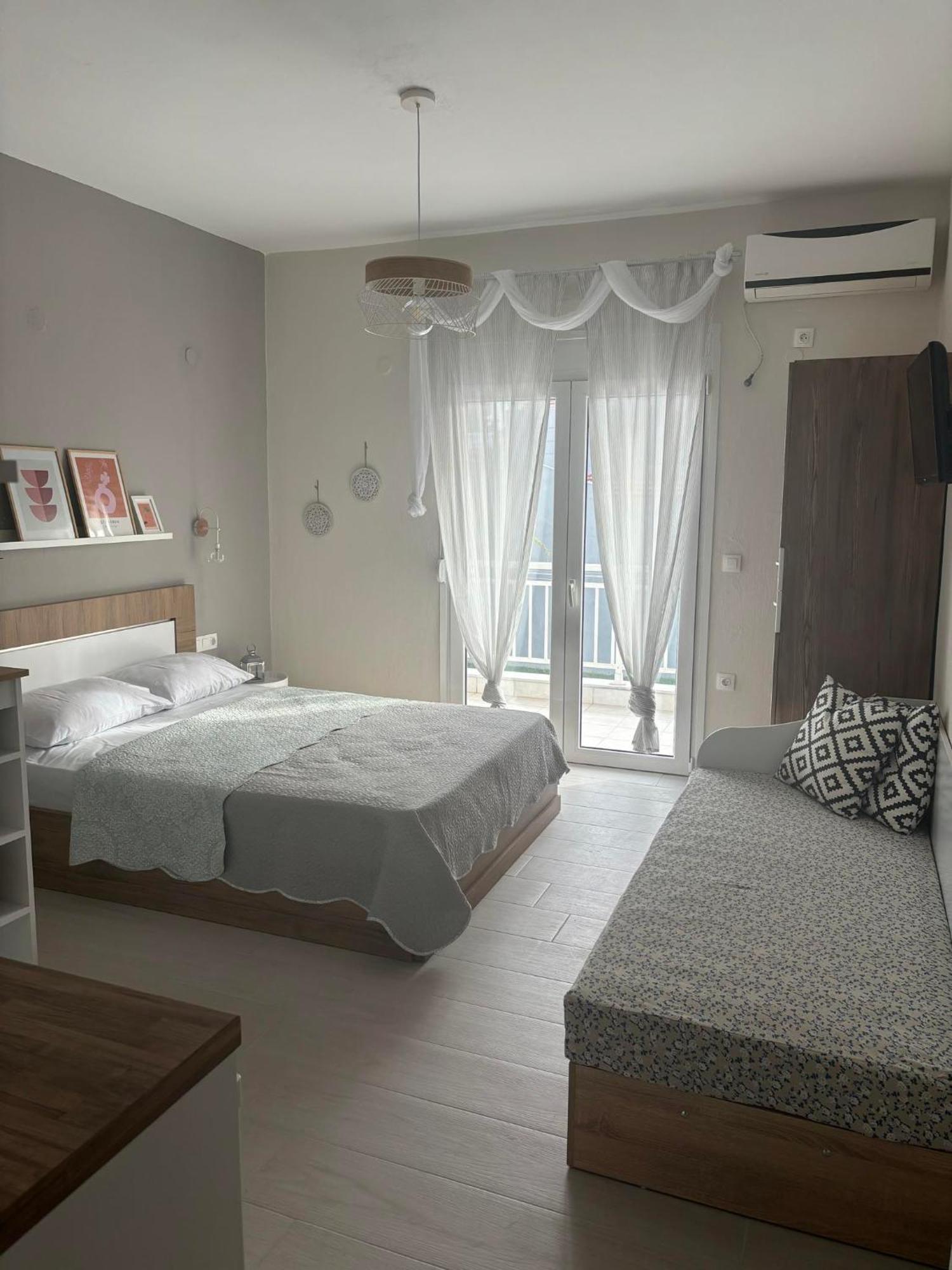 Our Home-Fully Renovated Apartments And Studios By The Sea نيكيتي المظهر الخارجي الصورة