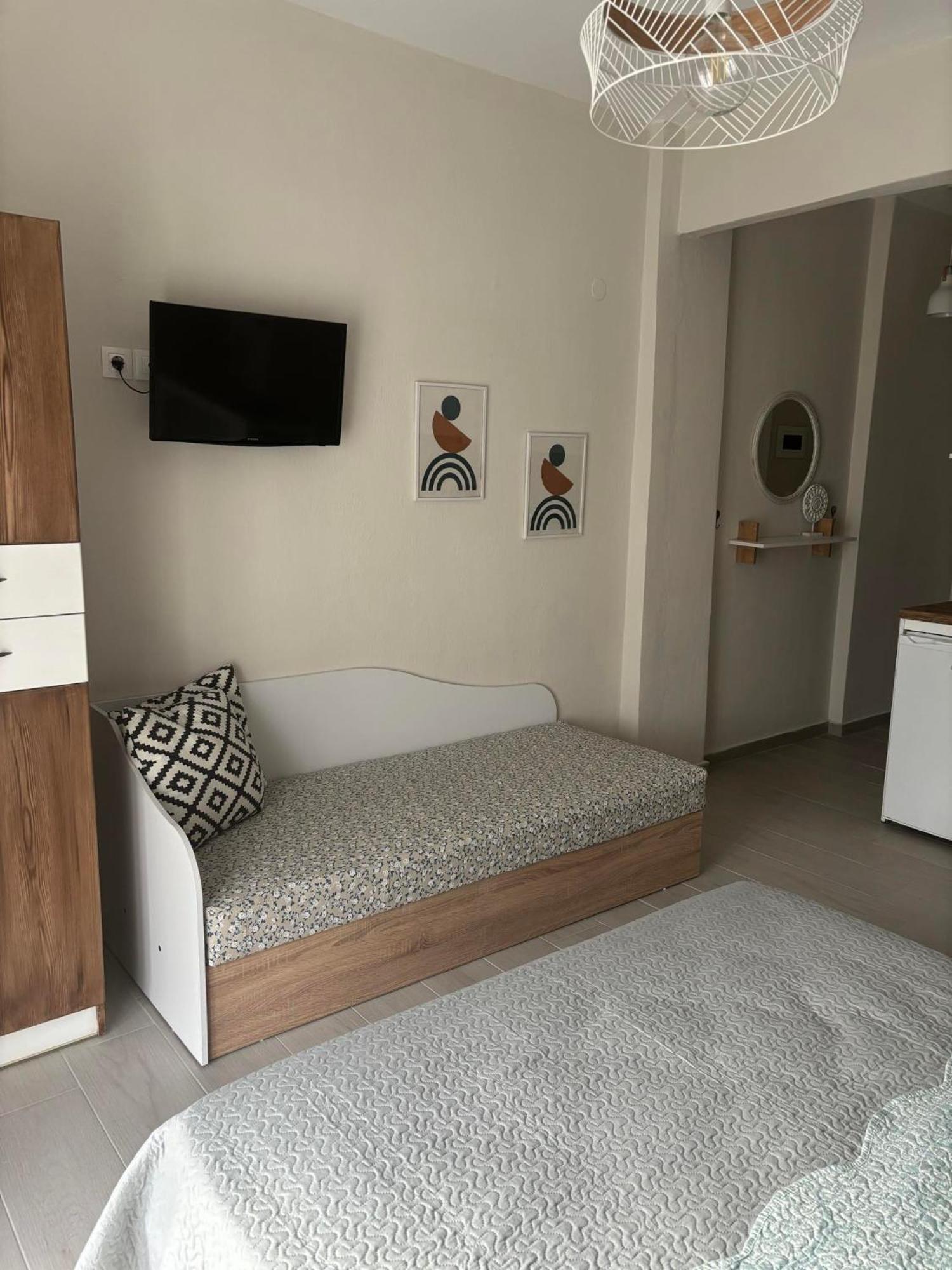 Our Home-Fully Renovated Apartments And Studios By The Sea نيكيتي المظهر الخارجي الصورة