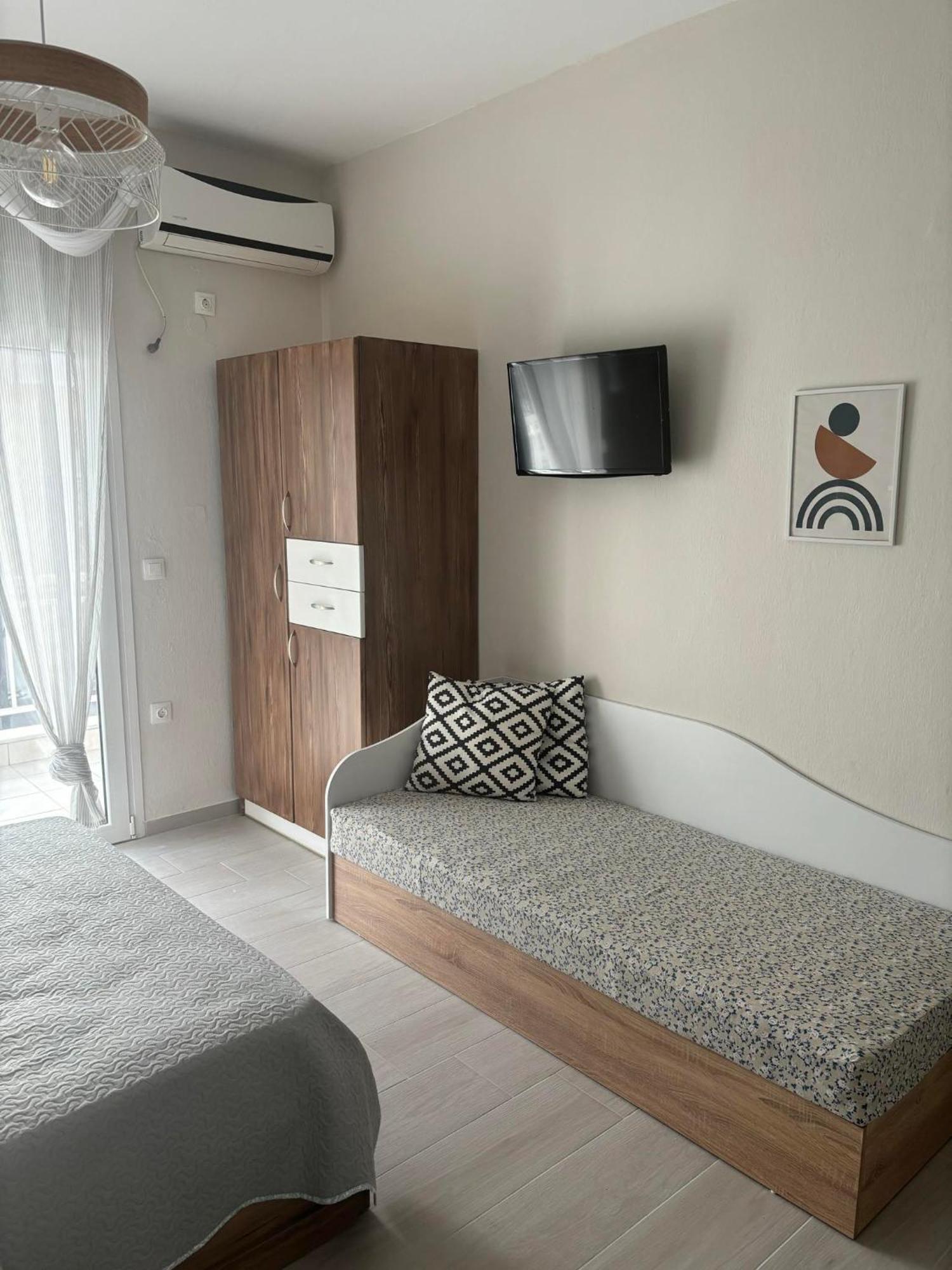 Our Home-Fully Renovated Apartments And Studios By The Sea نيكيتي المظهر الخارجي الصورة